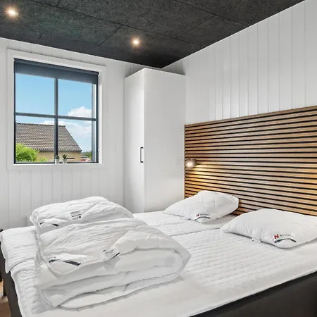 4 Bedroom Pet Friendly In