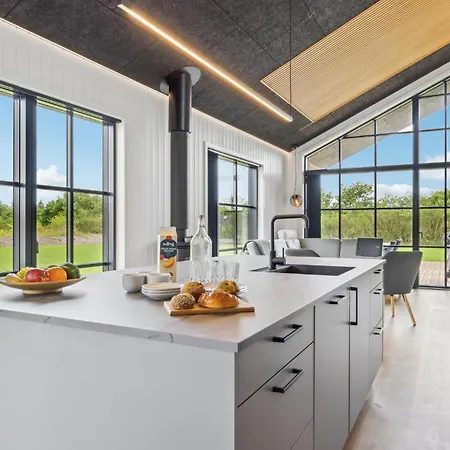 4 Bedroom Pet Friendly In