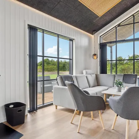 4 Bedroom Pet Friendly In