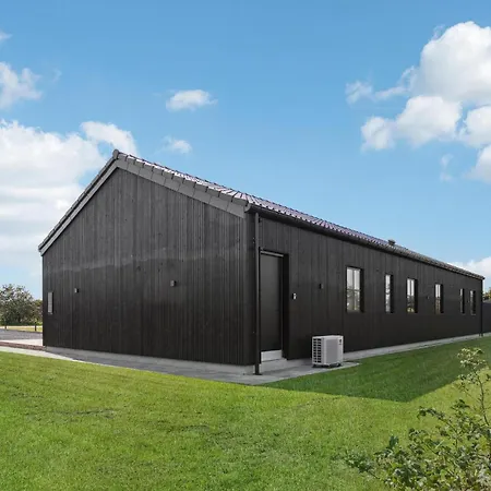 4 Bedroom Pet Friendly In