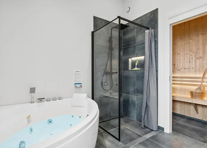4 Bedroom Pet Friendly In