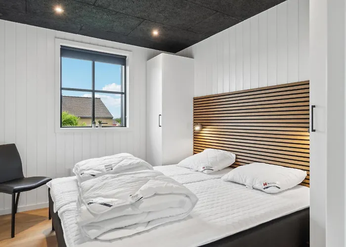 4 Bedroom Pet Friendly In