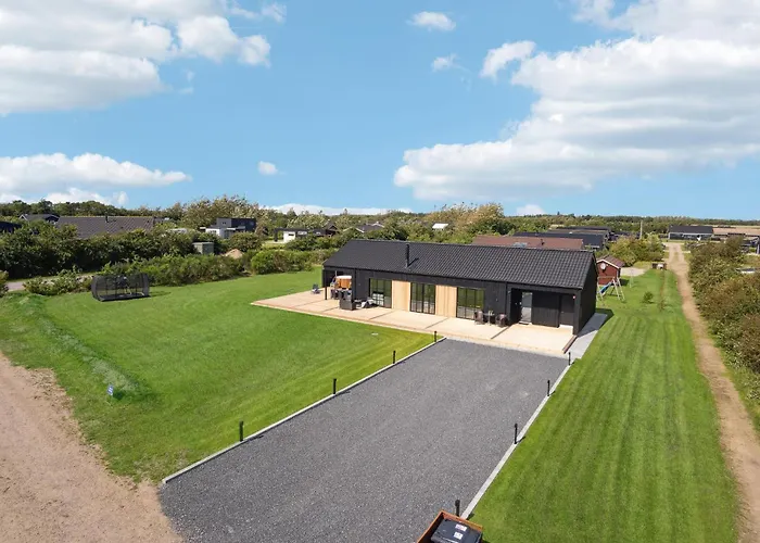 4 Bedroom Pet Friendly In