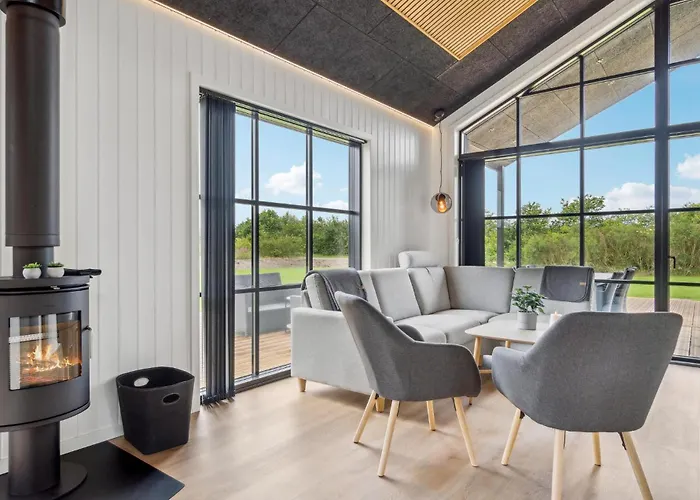 4 Bedroom Pet Friendly In